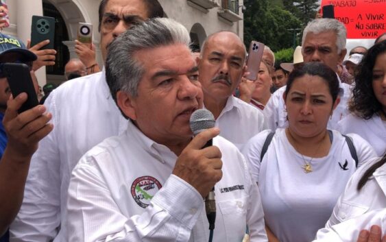 Tumban taxistas tarifas publicadas en la Gaceta, cobrarán igual que antes de la actualización