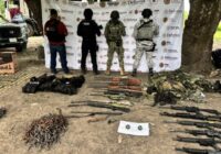 Arsenal de guerra y granadas, abandonado tras enfrentamiento en Veracruz