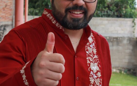 Miguel Santiago Reyes, adquiere flotilla de camionetas de lujo con recursos públicos