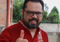 Miguel Santiago Reyes, adquiere flotilla de camionetas de lujo con recursos públicos