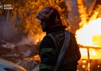 Zelenski clama por ayuda tras noche brutal: Kiev, blanco de nuevos ataques