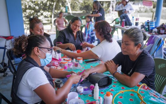 Vuelven las brigadas de belleza gratuitas a Cosoleacaque.