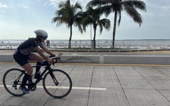 Conquistan los hermanos Regina y Alejandro Pérez Monterd el Triatlón Fuga de Isla 2025