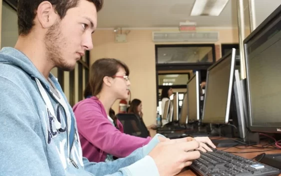 Jóvenes prefieren Beca Bienestar a tener empleo: Banamex