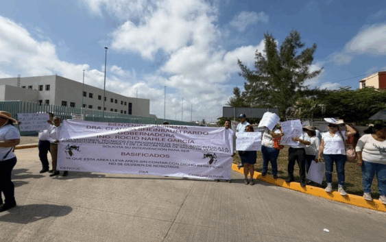 Con manifestaciones reciben a Sheinbaum en Veracruz