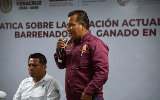 Imparten plática sobre el gusano barrenador a productores de ganado de Coatzacoalcos