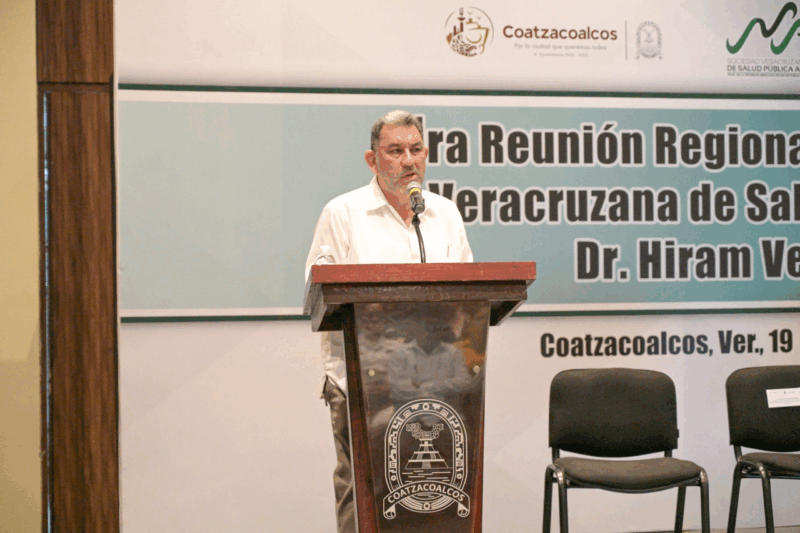Presenta Amado Cruz Malpica los determinantes sociales para el mejoramiento de la salud en Coatzacoalcos