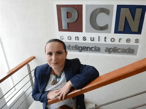 ROSA MARÍA Y EL PUERTO