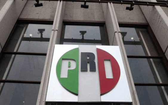 Intentan ingresar a oficinas del PRI en Coatzacoalcos