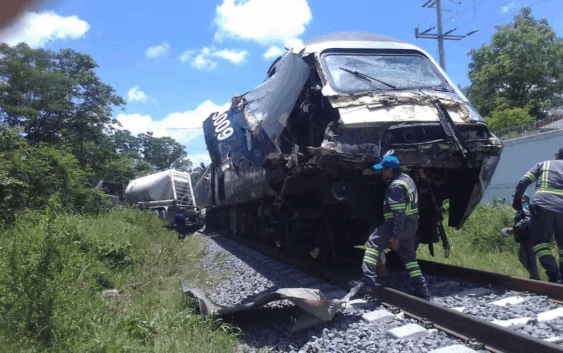 Choca tráiler con Tren Interoceánico en Macuspana, Tabasco; Marina reporta lesionados