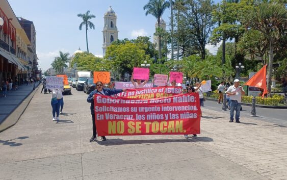 “FAMILIARES Y AMISTADES DE LA MENOR DE EDAD YULI, SE MANIFESTARON EN LA EXPLANADA DEL PARQUE 21 DE MAYO, EXIGIENDO JUSTICIA POR EL PROCESO CONTRA UN SACERDOTE”