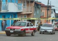 EJECUTAN A TAXISTA E HIEREN A PASAJERA EN ALTOTONGA..