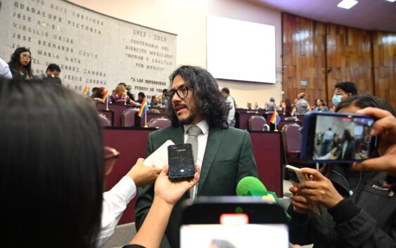 Que ingresos de tiendas escolares se queden en planteles, confía Carlos Marcelo Ruiz