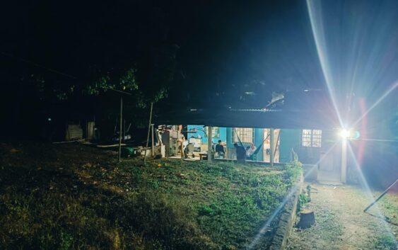 Por error, elementos policiacos catean domicilio equivocado en Las Choapas, en busca de drogas y armas