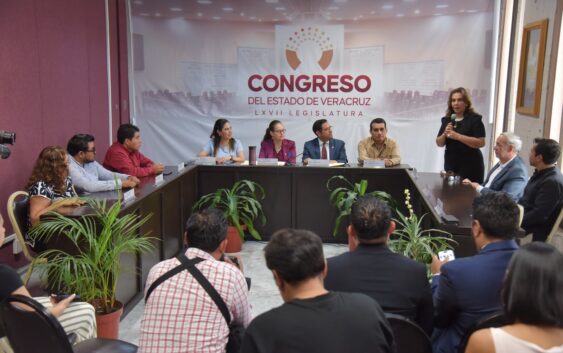 Firman Congreso y Universidad de Xalapa convenio de colaboración