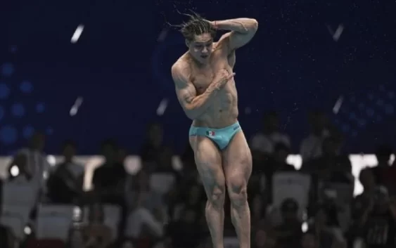 Osmar Olvera derrotó a los chinos; primer oro para México en una prueba olímpica varonil de clavados