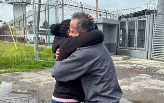 Israel Vallarta sale del Altiplano tras ser absuelto de secuestro y estar 20 años en prisión preventiva