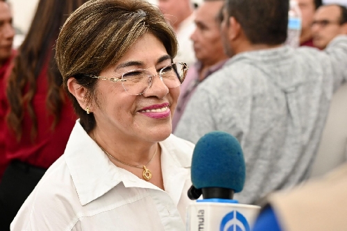 Rosa María anuncia censo para becas de transporte y apoyos sociales en la ciudad de Veracruz