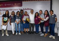 Avanza Coatzacoalcos en la alfabetización con la entrega de certificados del IVEA