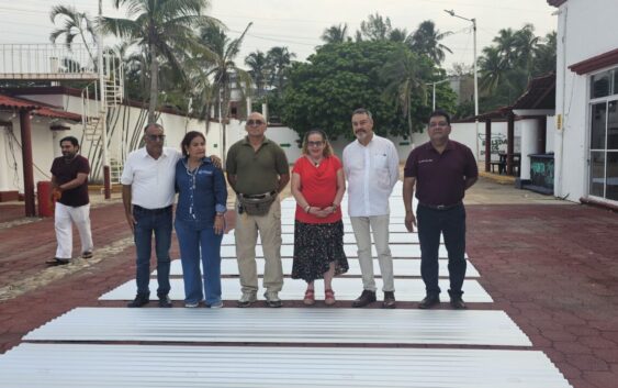 Reciben más de 350 familias de Coatzacoalcos materiales para mejorar sus viviendas