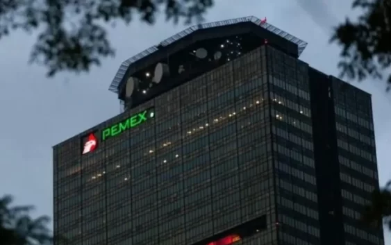 Gobierno dará a Pemex 13 mil 715 millones de dólares para amortizar deuda en 2026