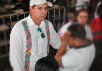 Empleado de Presidencia cachetea a periodista en evento de Sheinbaum