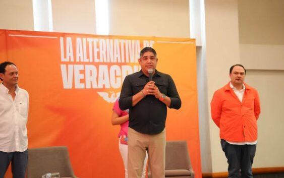 Participa alcalde Electo de Jáltipan en taller de liderazgo.