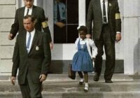 Con 6 años, es escoltada por delegados federales en Louisiana, 14 / nov / 1960.