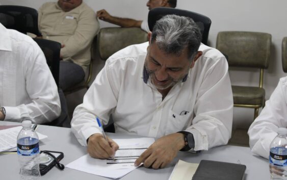 Amado Cruz Malpica establece mesa de diálogo con autoridades de Tatahuicapan