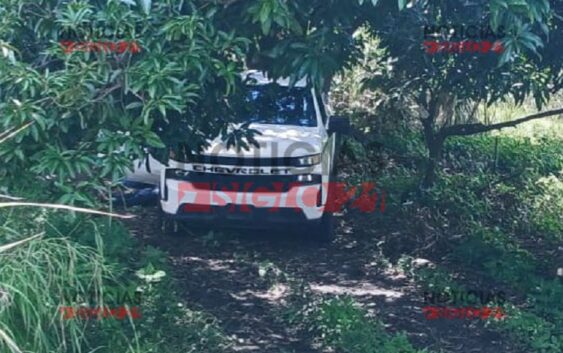 𝗛allan dos hombre sin vida, frente al entronque hacia Jalcomulco