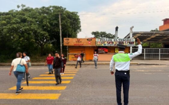 Refuerzan gobierno de Coatzacoalcos y Tránsito del Estado Operativo Regreso a Clases 2025