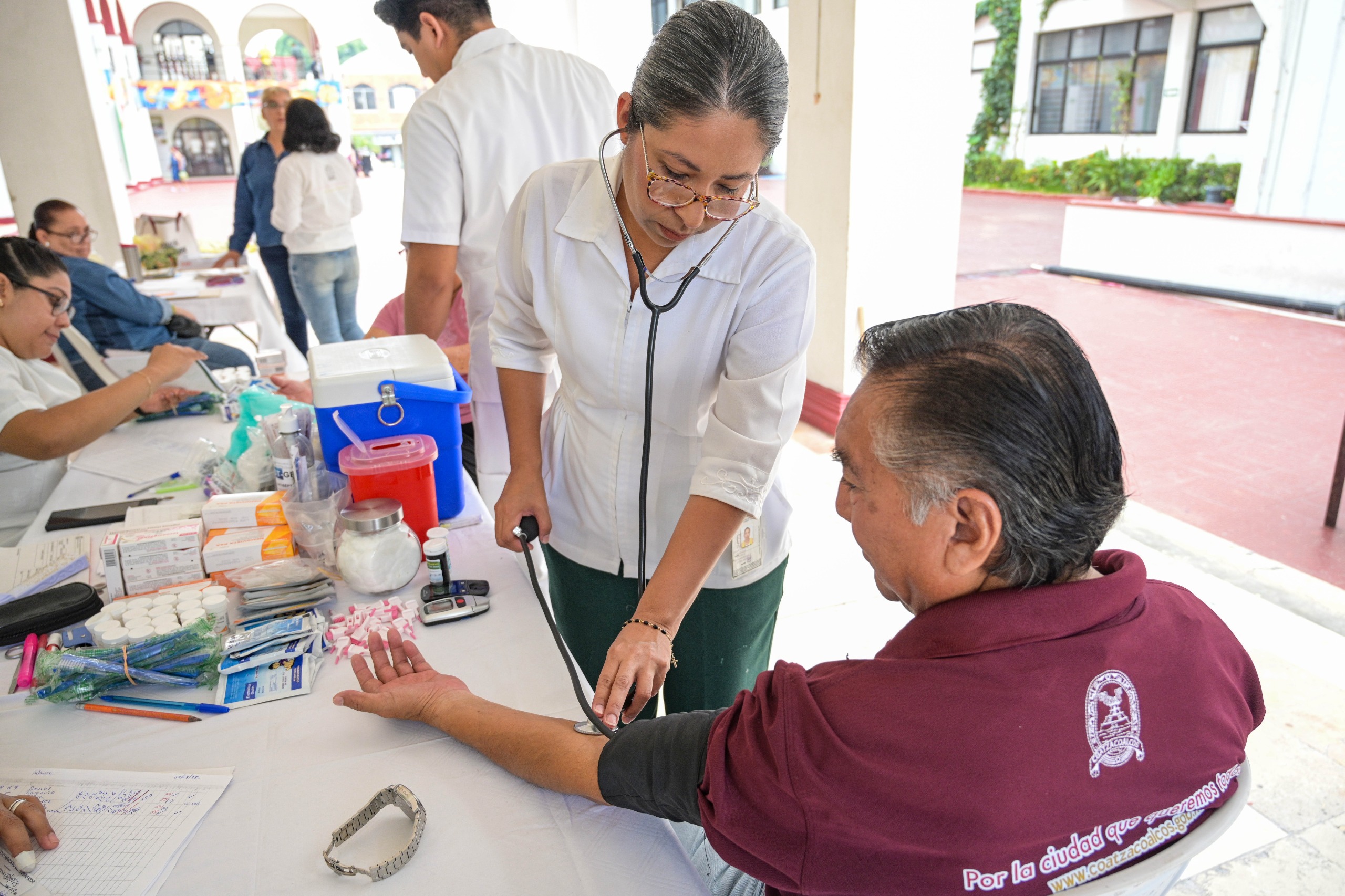 Se unen Ayuntamiento de Coatzacoalcos y el IMSS para cuidar la salud de sus trabajadores