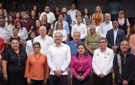 Celebra diputado 45 aniversario de la Universidad Pedagógica Veracruzana