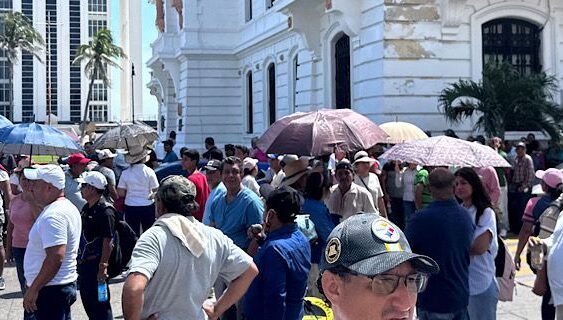 EL PUERTO SE LEVANTA CONTRA GRUPO MÁS!