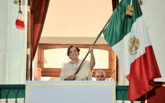 Rocío Nahle hace historia al dar el Grito de Independencia como primera gobernadora de Veracruz