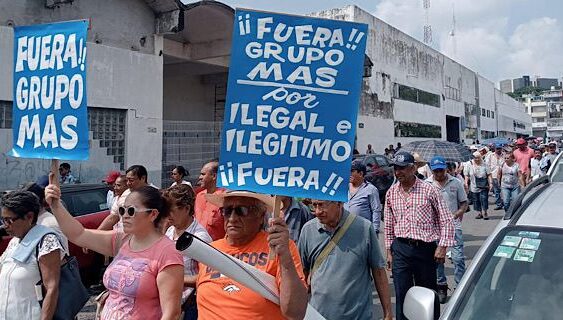 SAQUEAN A USUARIOS DEL AGUA!