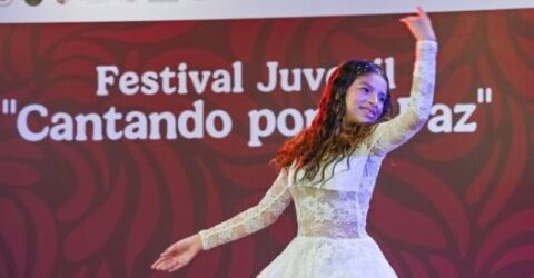 Festival juvenil “Cantando por la Paz” reúne a familias en Coatzacoalcos