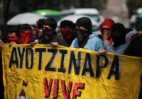 Ayotzinapa: Exigen verdad y justicia en marcha por estudiantes desaparecidos
