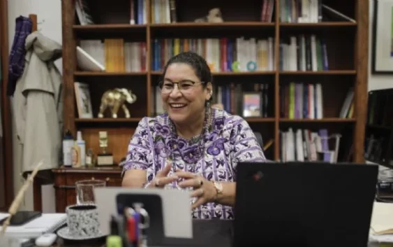 Permiten a Lenia Batres presentar el proyecto para revocar amparo a Elektra de Salinas Pliego