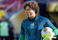 Guillermo Ochoa fue goleado 5-0 en su debut en Chipre