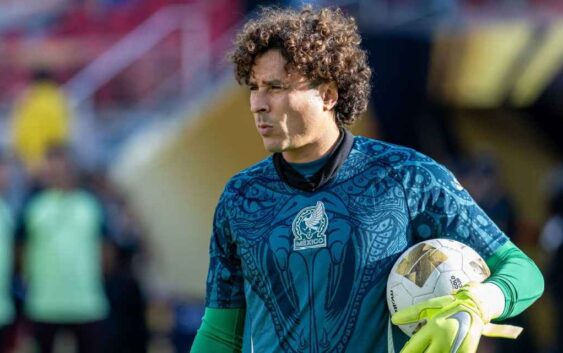 Guillermo Ochoa fue goleado 5-0 en su debut en Chipre