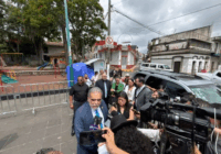 Rector de la UV llega a la guardia de honor fuertemente custodiado