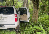 Encuentran camioneta, propiedad de familiar del director estatal del Imss-Bienestar, pero sus tres ocupantes continúan desaparecidos.