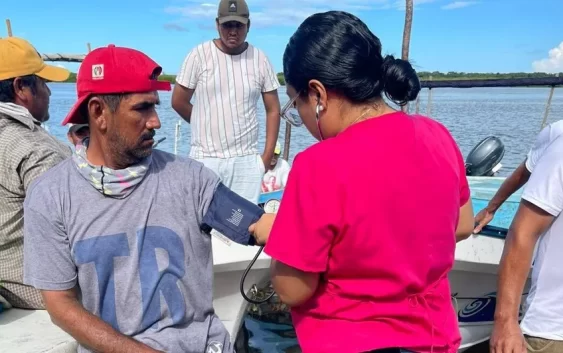 Tres pescadores de Tamiahua, Veracruz sobreviven tras quedarse a la deriva en altamar