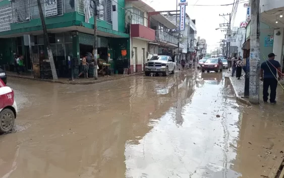 Denuncian que no están censando a todos los damnificados en Tuxpan