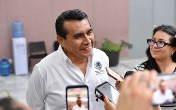 El profe Esteban Bautista para en seco a Héctor Yunes