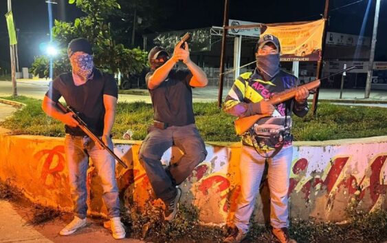 CREAN GRUPO DE AUTODEFENSAS EN OTEAPAN; “AQUÍ ESTAMOS”, LANZAN A LA GOBERNADORA ROCÍO NAHLE