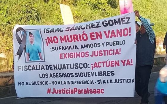 Bloquean carretera federal Fortín-Huatusco en exigencia de justicia por homicidio en Coscomatepec.