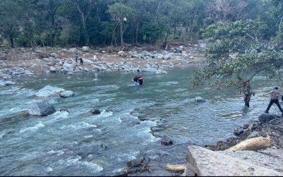 Servidores de la Nación arriesgan su vida para llevar apoyo a comunidades incomunicadas en la zona norte