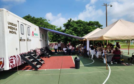Pemex y gobierno de Coatzacoalcos suman esfuerzos para llevar salud gratuita a zonas vulnerables